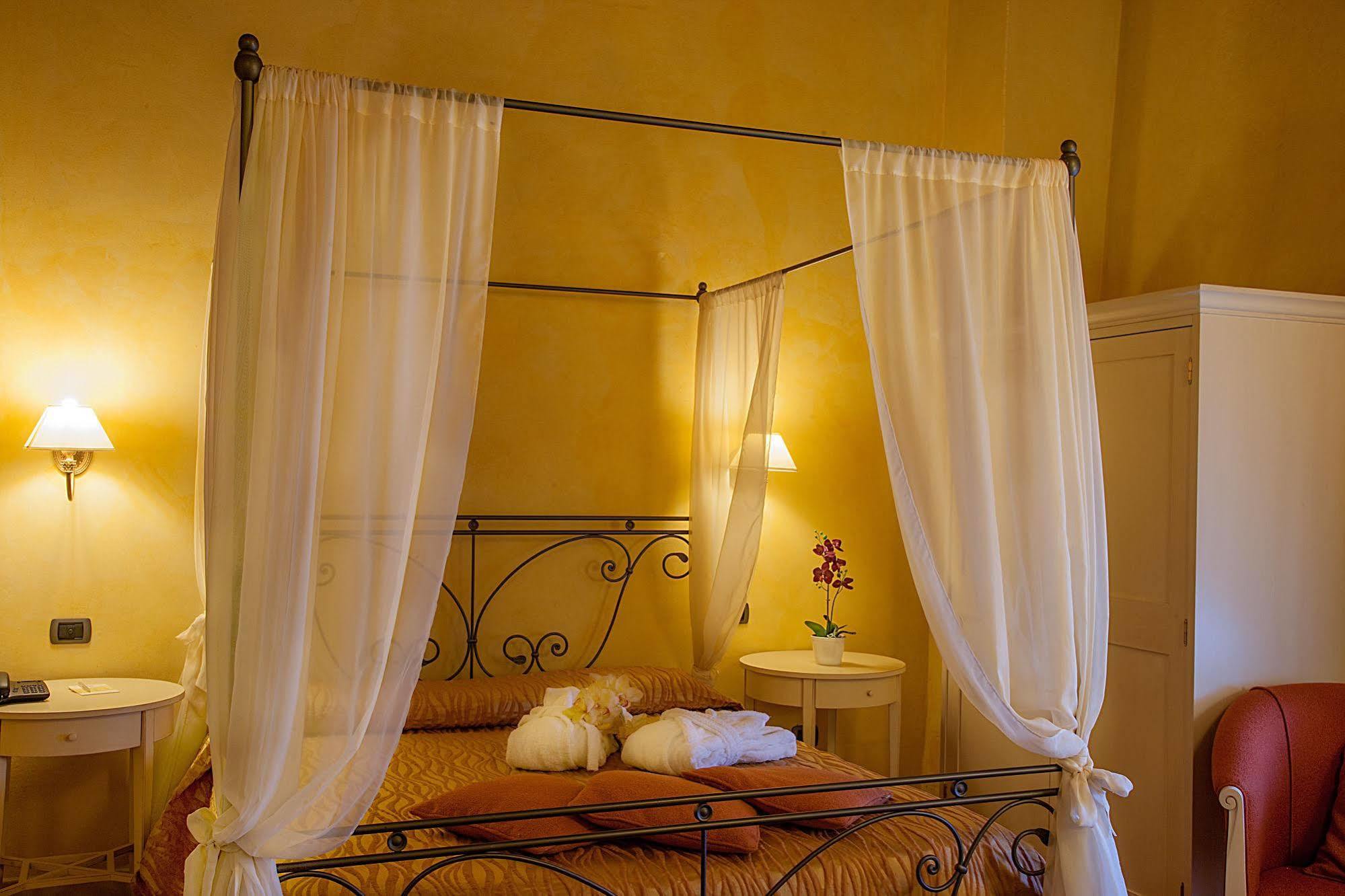 Borgo Sant'Ippolito Country Hotel Ginestra Fiorentina ภายนอก รูปภาพ